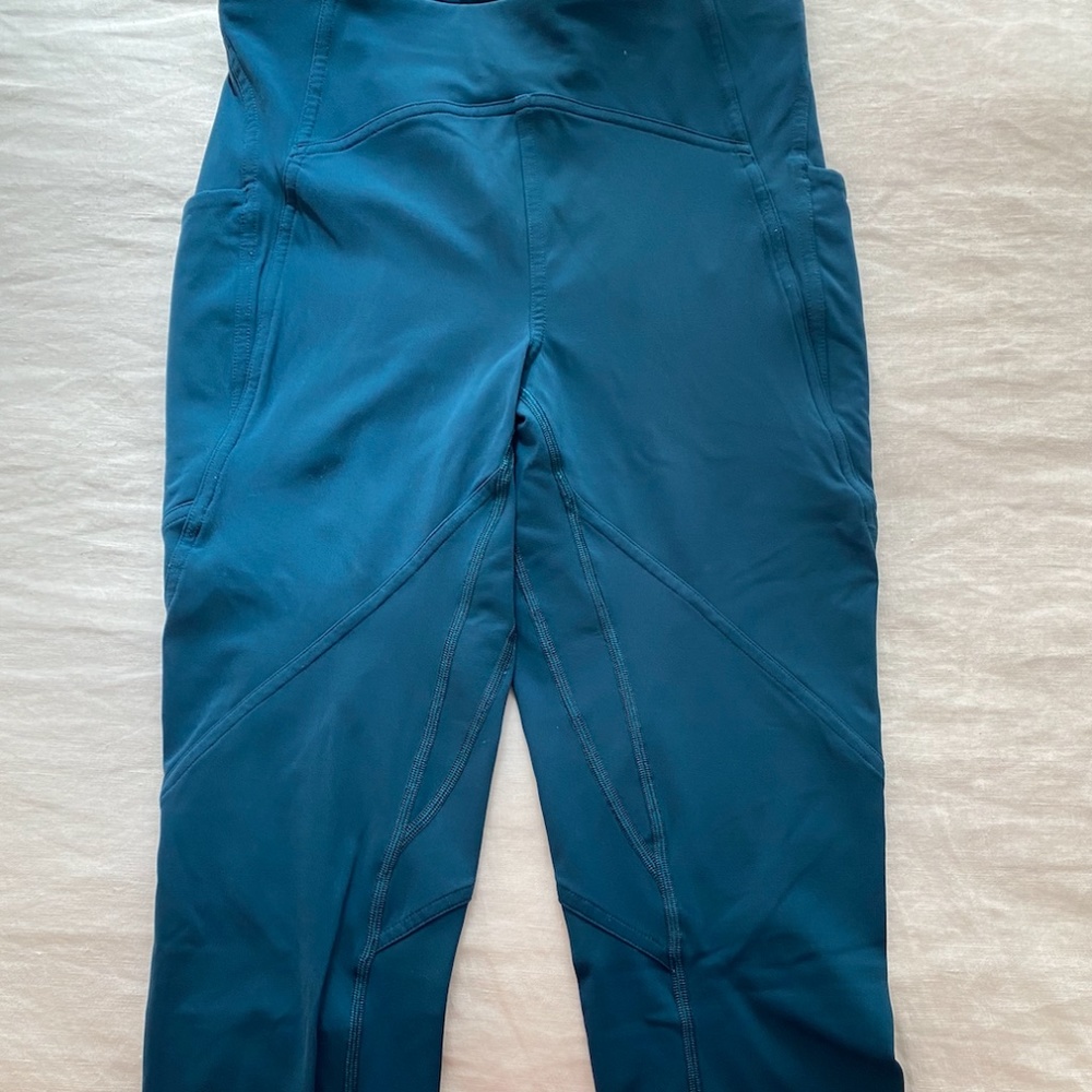 Lululemon Lead the Pack Crop 23"